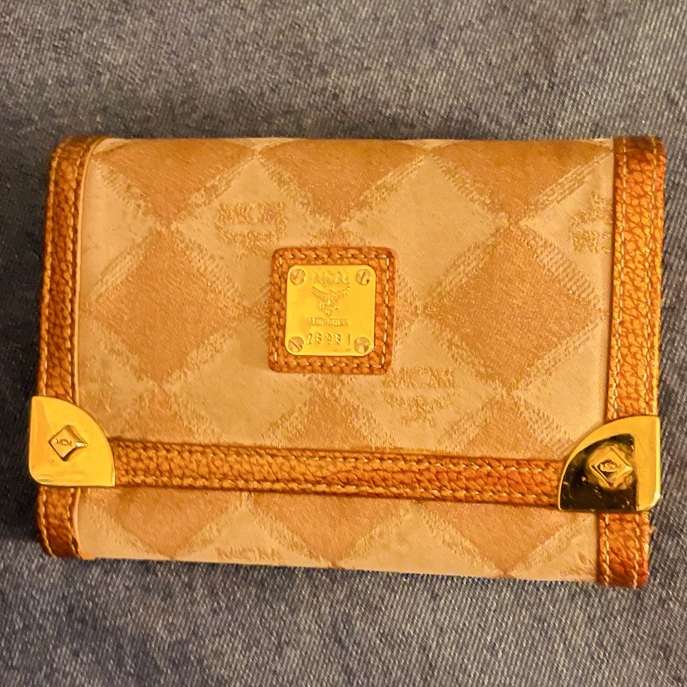 MCM - Pre-owned rare authentic beautiful brown short wallet.